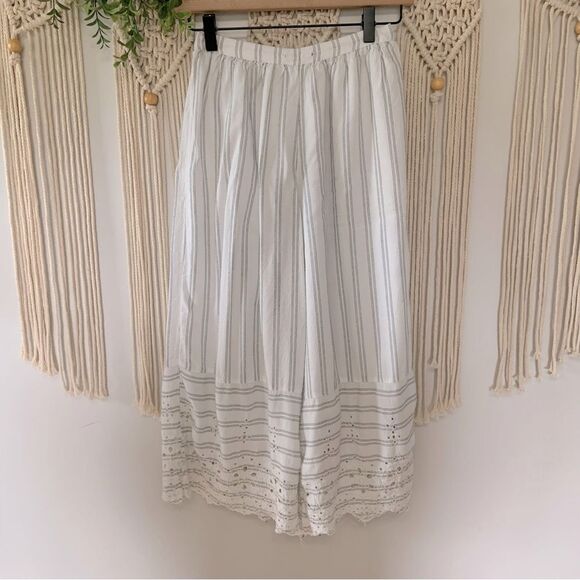 AMERICAN EAGLE Wide Leg Cropped Embroidered Crochet Beach Pants Black Stripe XS - Picture 2 of 15